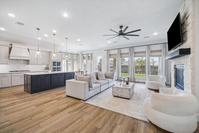 1907 Creekwood Cove, Missouri City, TX 77459