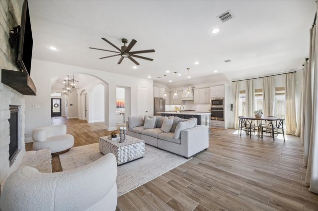 1907 Creekwood Cove, Missouri City, TX 77459