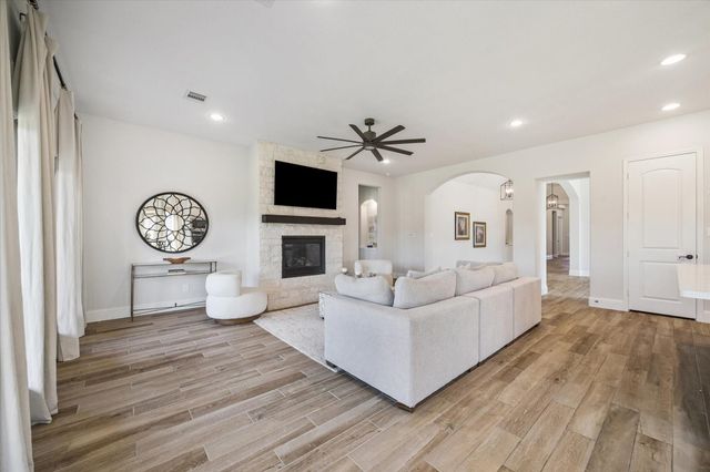 1907 Creekwood Cove, Missouri City, TX 77459