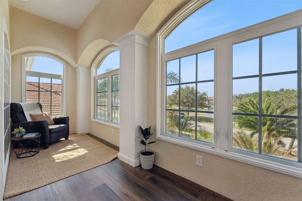 Image 20 of property listing at 10033 WITTENBERG WAY, Orlando, FL 32832