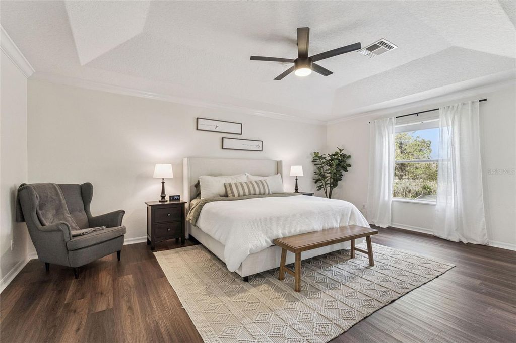 Image 22 of property listing at 10033 WITTENBERG WAY, Orlando, FL 32832