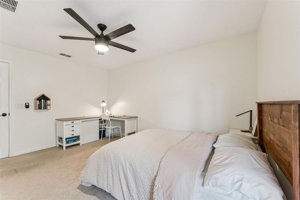 Image 30 of property listing at 10033 WITTENBERG WAY, Orlando, FL 32832