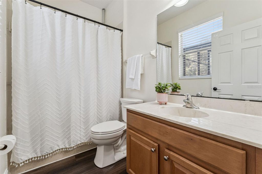 Image 36 of property listing at 10033 WITTENBERG WAY, Orlando, FL 32832