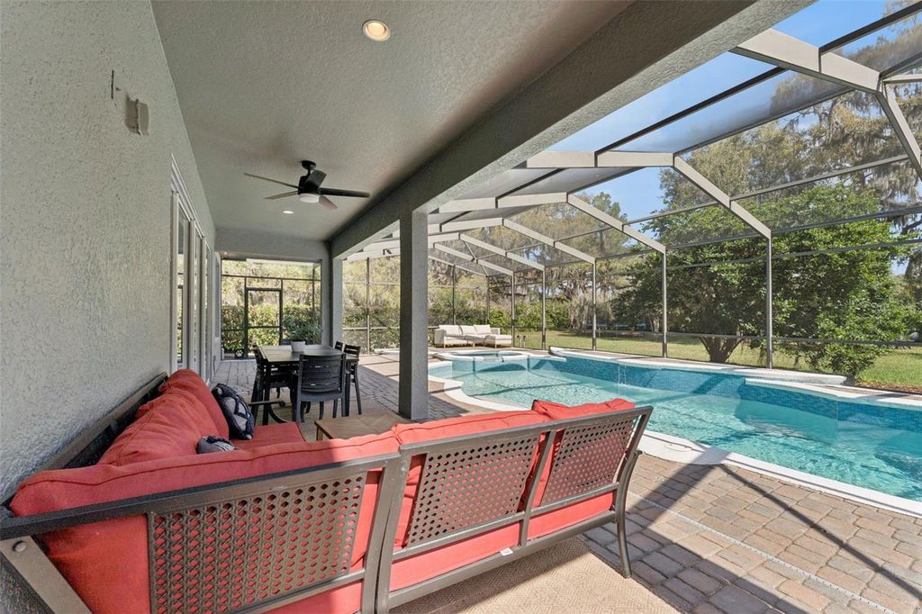 Image 41 of property listing at 10033 WITTENBERG WAY, Orlando, FL 32832