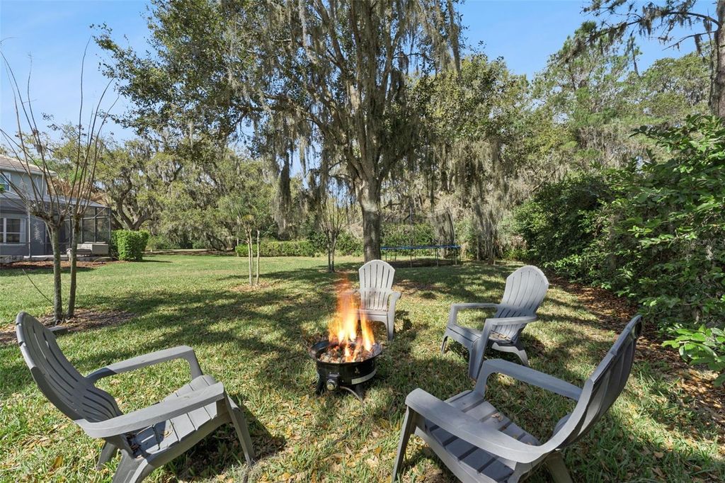 Image 45 of property listing at 10033 WITTENBERG WAY, Orlando, FL 32832