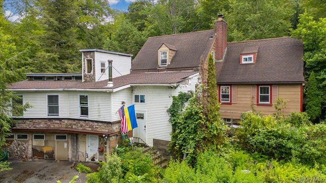 2 Couzines Road, Woodbourne, NY 12788