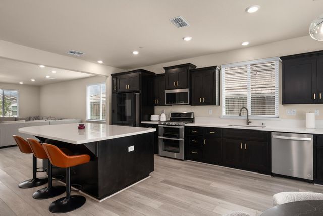 517 Desert Bloom Ct, Rocklin, CA 95765