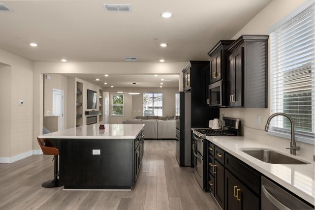 517 Desert Bloom Ct, Rocklin, CA 95765