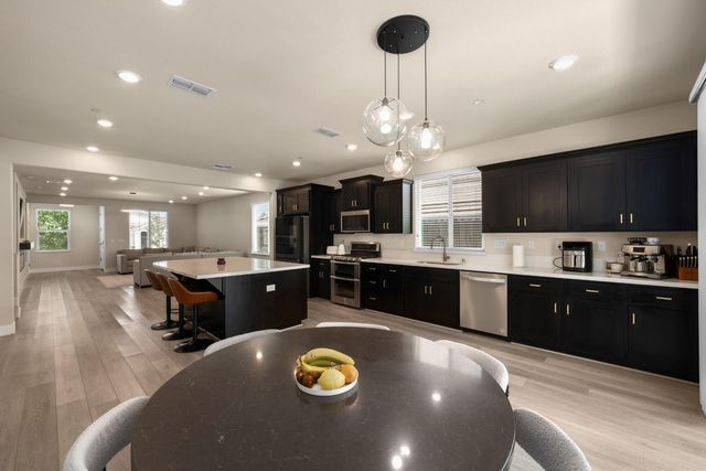 517 Desert Bloom Ct, Rocklin, CA 95765