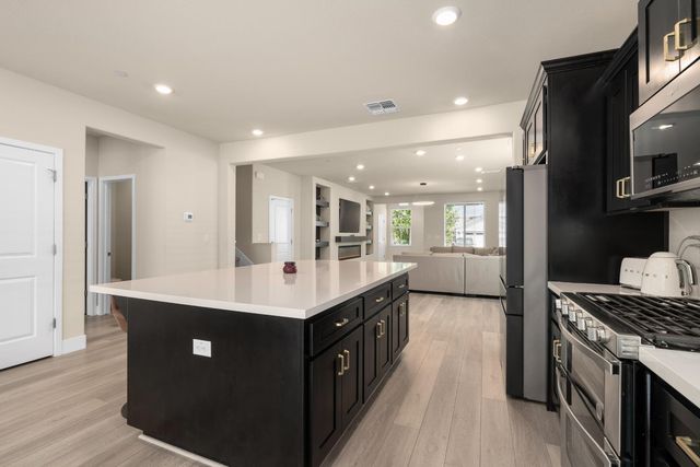 517 Desert Bloom Ct, Rocklin, CA 95765