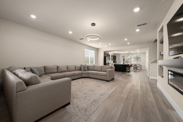 517 Desert Bloom Ct, Rocklin, CA 95765