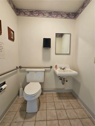 1637 N Main Street Ext, Center Twp, PA 16001