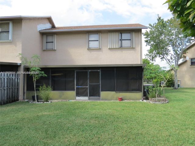 216 Lakeside Circle, Sunrise, FL 33326