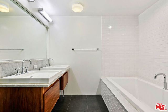 1046 PRINCETON Drive 201, Marina Del Rey, CA 90292