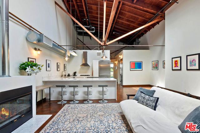 1046 PRINCETON Drive 201, Marina Del Rey, CA 90292