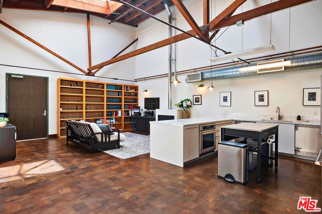 1046 PRINCETON Drive 201, Marina Del Rey, CA 90292