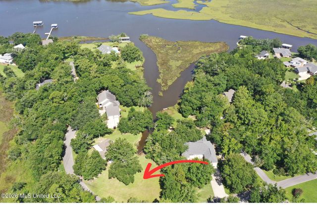 3033 Magnolia Lane, Ocean Springs, MS 39564