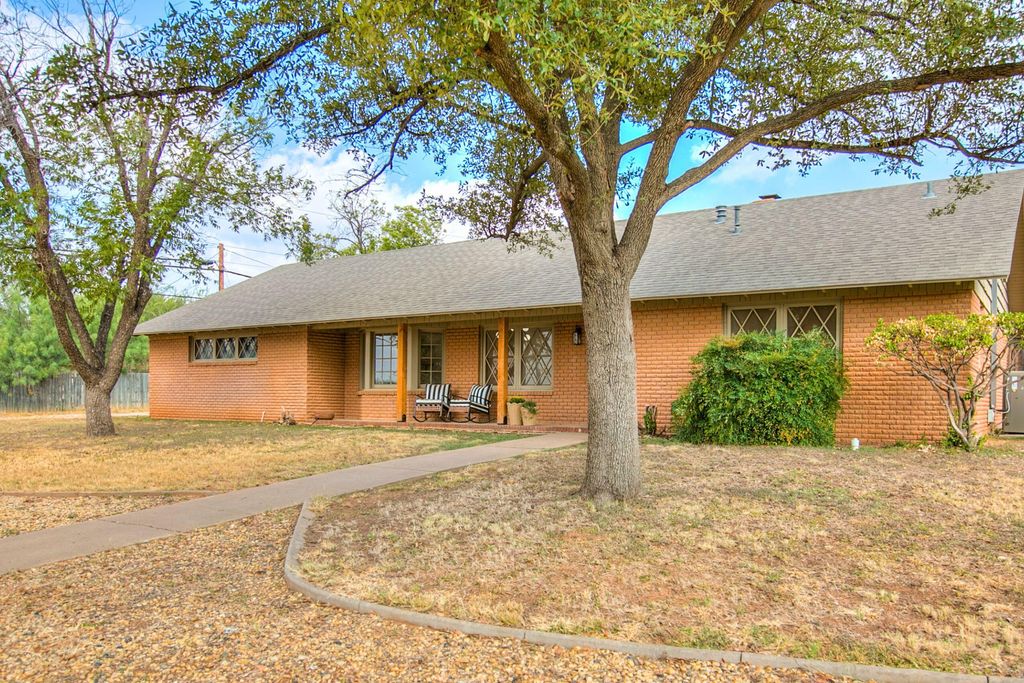 Image 1 of property listing at 2114 Sul Ross Street, San Angelo, TX 76904
