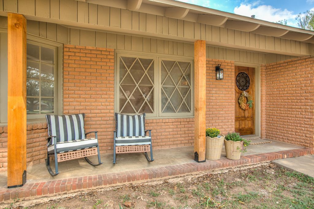 Image 12 of property listing at 2114 Sul Ross Street, San Angelo, TX 76904
