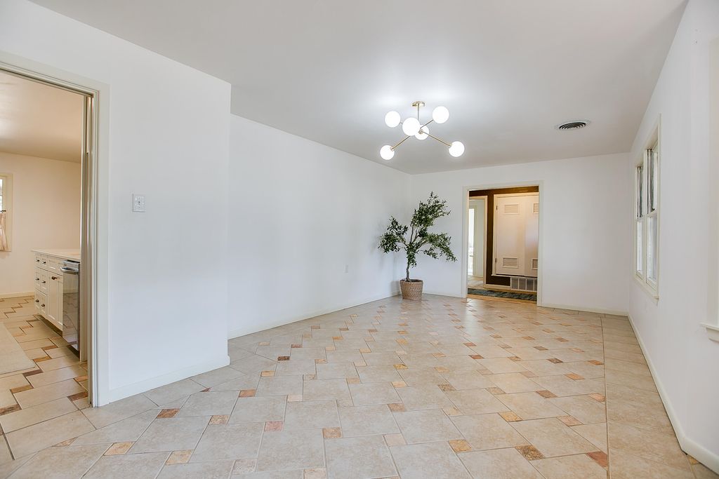 Image 16 of property listing at 2114 Sul Ross Street, San Angelo, TX 76904