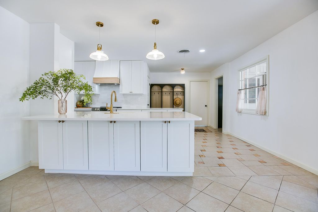 Image 22 of property listing at 2114 Sul Ross Street, San Angelo, TX 76904