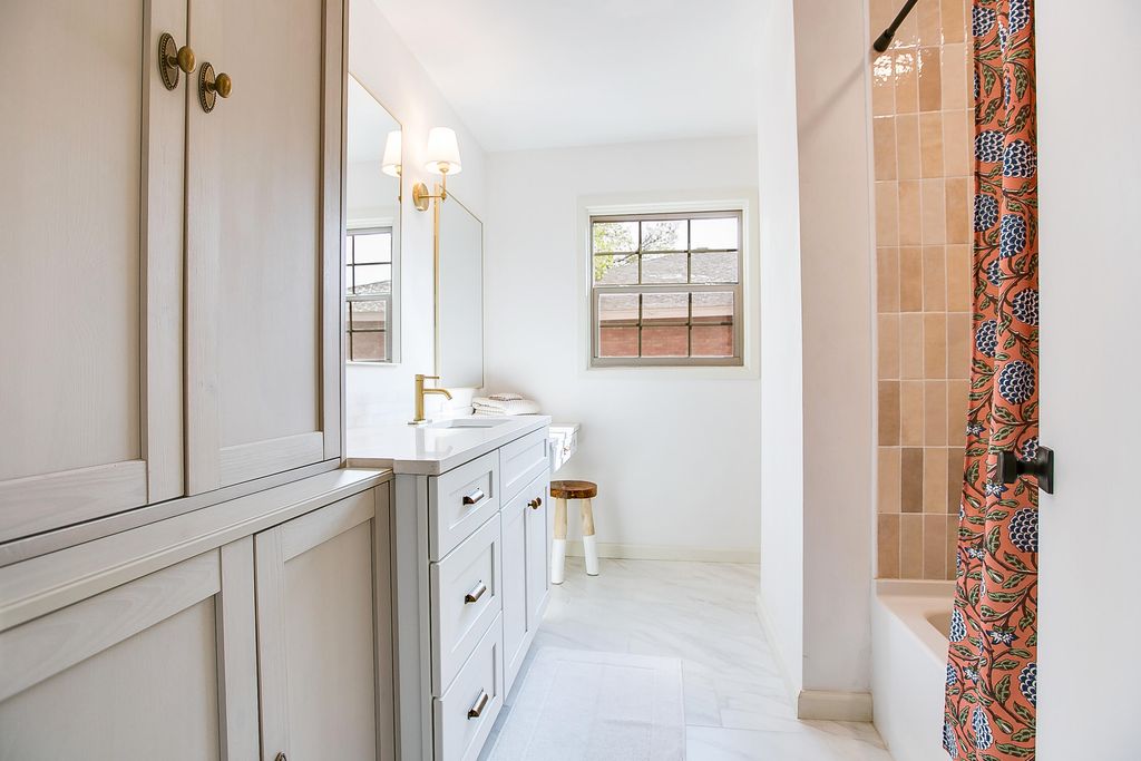 Image 8 of property listing at 2114 Sul Ross Street, San Angelo, TX 76904