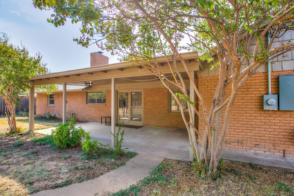 Image 9 of property listing at 2114 Sul Ross Street, San Angelo, TX 76904