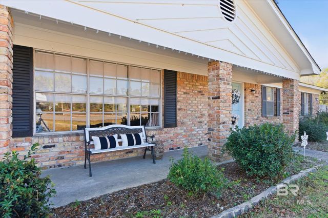 6 Oak Avenue, Satsuma, AL 36572