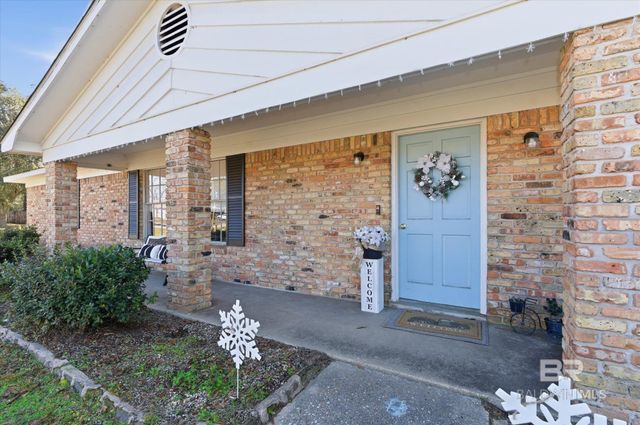 6 Oak Avenue, Satsuma, AL 36572