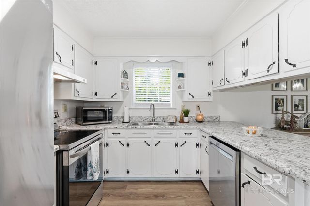 6 Oak Avenue, Satsuma, AL 36572