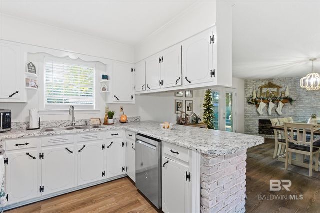 6 Oak Avenue, Satsuma, AL 36572