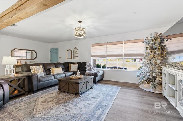 6 Oak Avenue, Satsuma, AL 36572