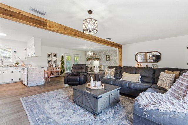 6 Oak Avenue, Satsuma, AL 36572