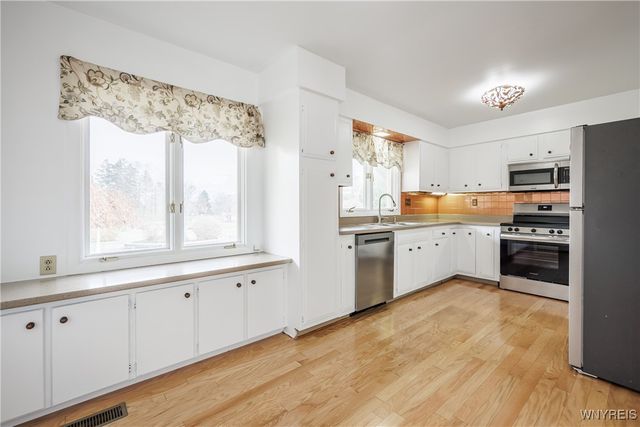 1 White Springs Circle, Geneva Town, NY 14456