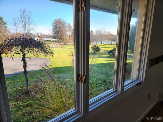 1 White Springs Circle, Geneva Town, NY 14456