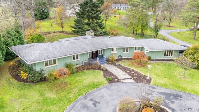 1 White Springs Circle, Geneva Town, NY 14456