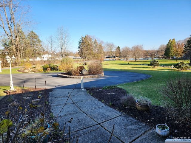 1 White Springs Circle, Geneva Town, NY 14456