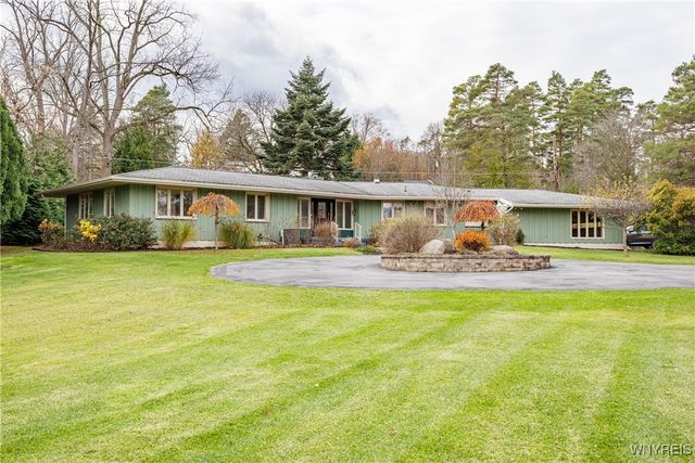 1 White Springs Circle, Geneva Town, NY 14456