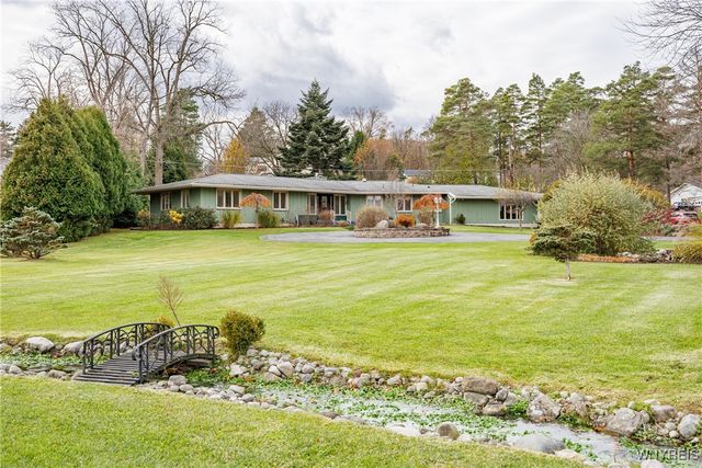 1 White Springs Circle, Geneva Town, NY 14456