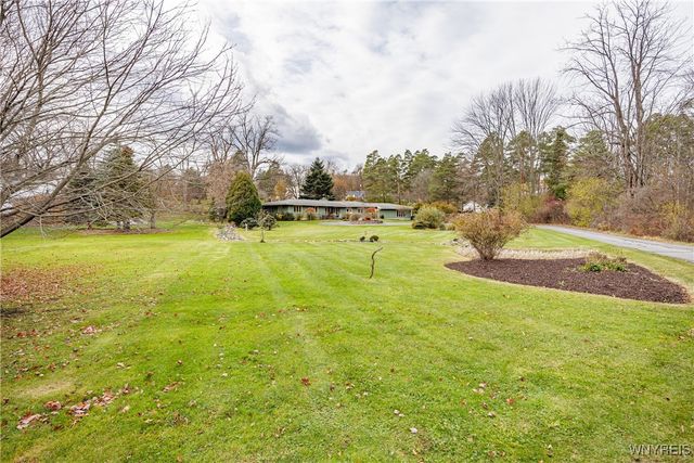 1 White Springs Circle, Geneva Town, NY 14456