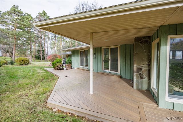 1 White Springs Circle, Geneva Town, NY 14456