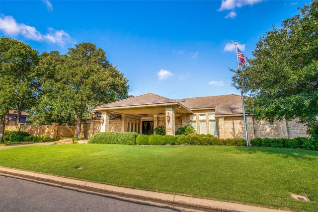 1111 Pebble Beach Drive, Mansfield, TX 76063