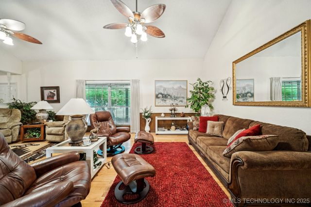 1504 College Park Road, Claremore, OK 74017