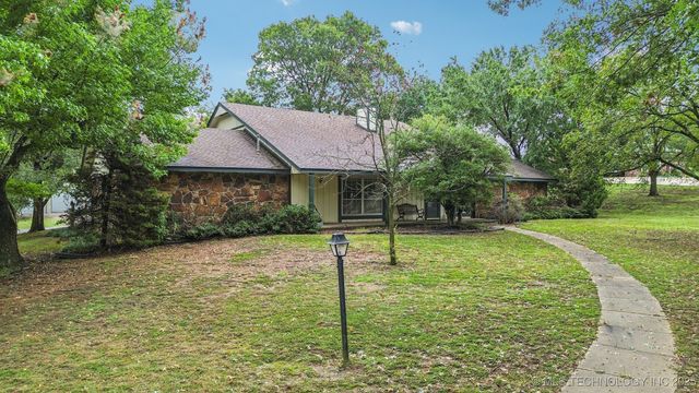 1504 College Park Road, Claremore, OK 74017