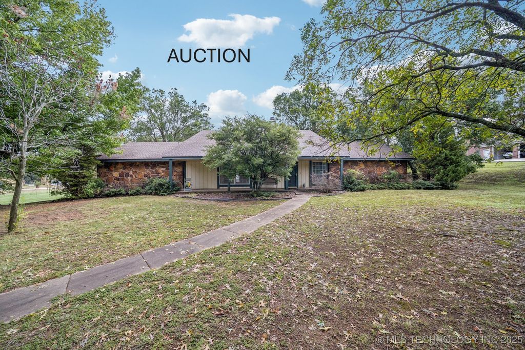 1504 College Park Road, Claremore, OK 74017