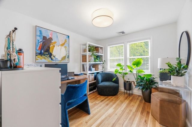 40 Sunset Hill Rd, Boston, MA 02132