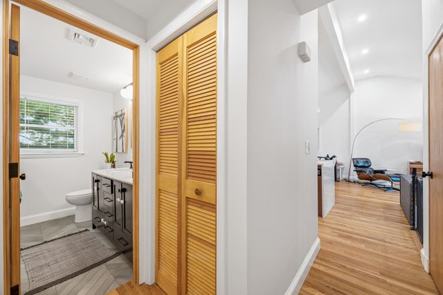 40 Sunset Hill Rd, Boston, MA 02132