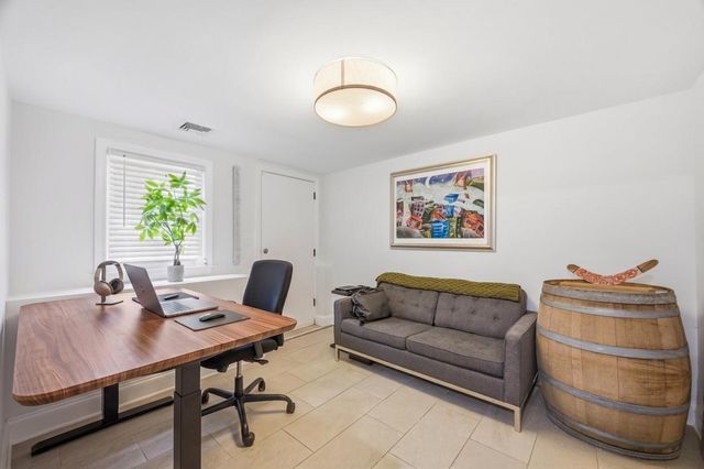 40 Sunset Hill Rd, Boston, MA 02132