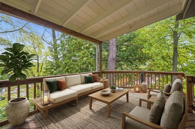 40 Sunset Hill Rd, Boston, MA 02132