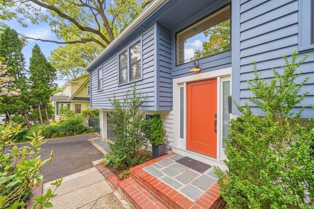 40 Sunset Hill Rd, Boston, MA 02132